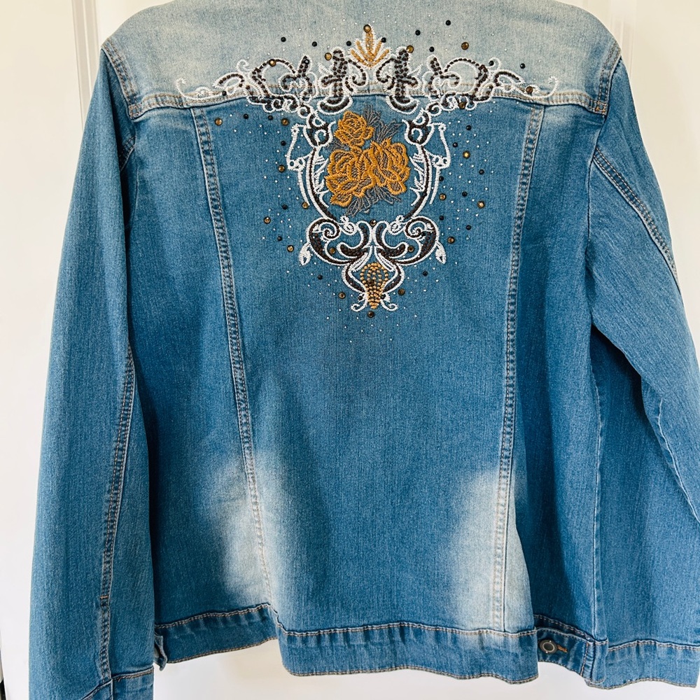 Jean jacket - Picture 4 of 8